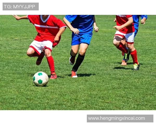 小故事足球：在绿茵场上追逐梦想与友情的奇妙旅程