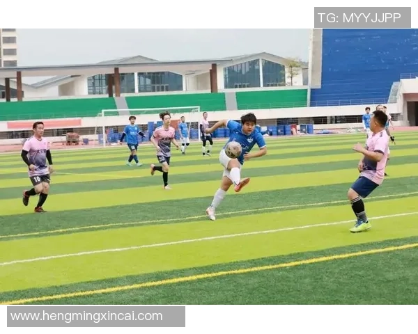 重庆足球打卡之旅探寻城市足球文化与热情的完美结合 重庆足球打卡之旅探寻城市足球文化与热情的完美结合